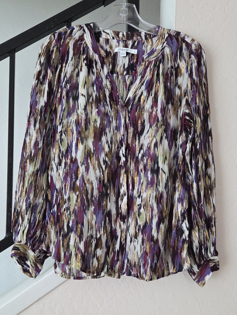 Chico's Printed V-Neck Long Sleeve Blouse in Purple Multi Metallic Size 0 (S)
